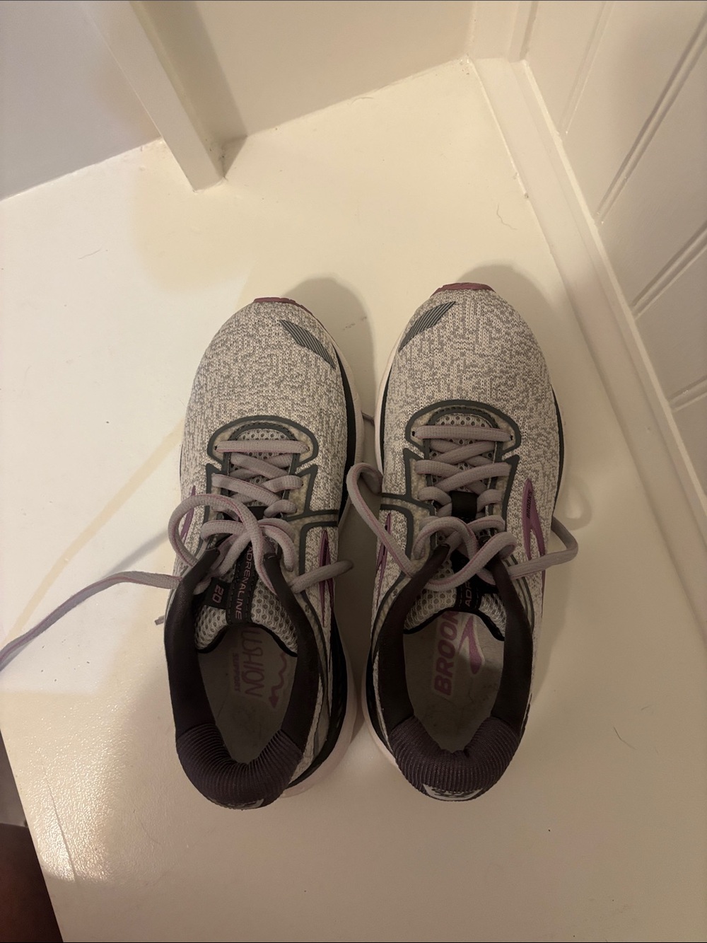 Brooks GTS XX Women’s Gray and Lavender Athletic Running Shoes - Picture 6 of 6